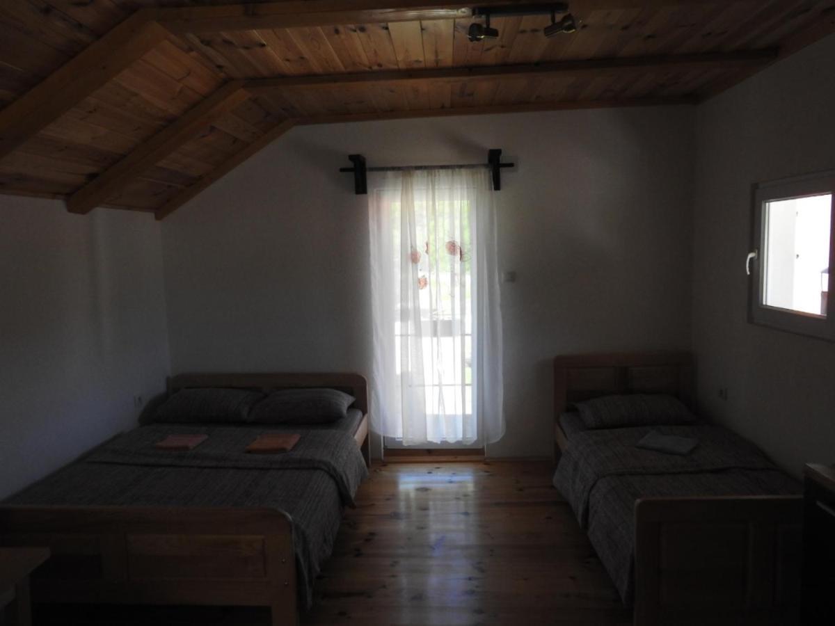 Private Accommodation Kalezic モイコヴァツ エクステリア 写真