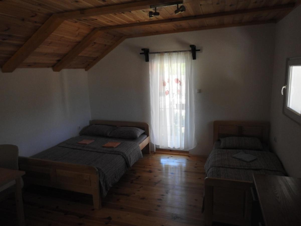Private Accommodation Kalezic モイコヴァツ エクステリア 写真