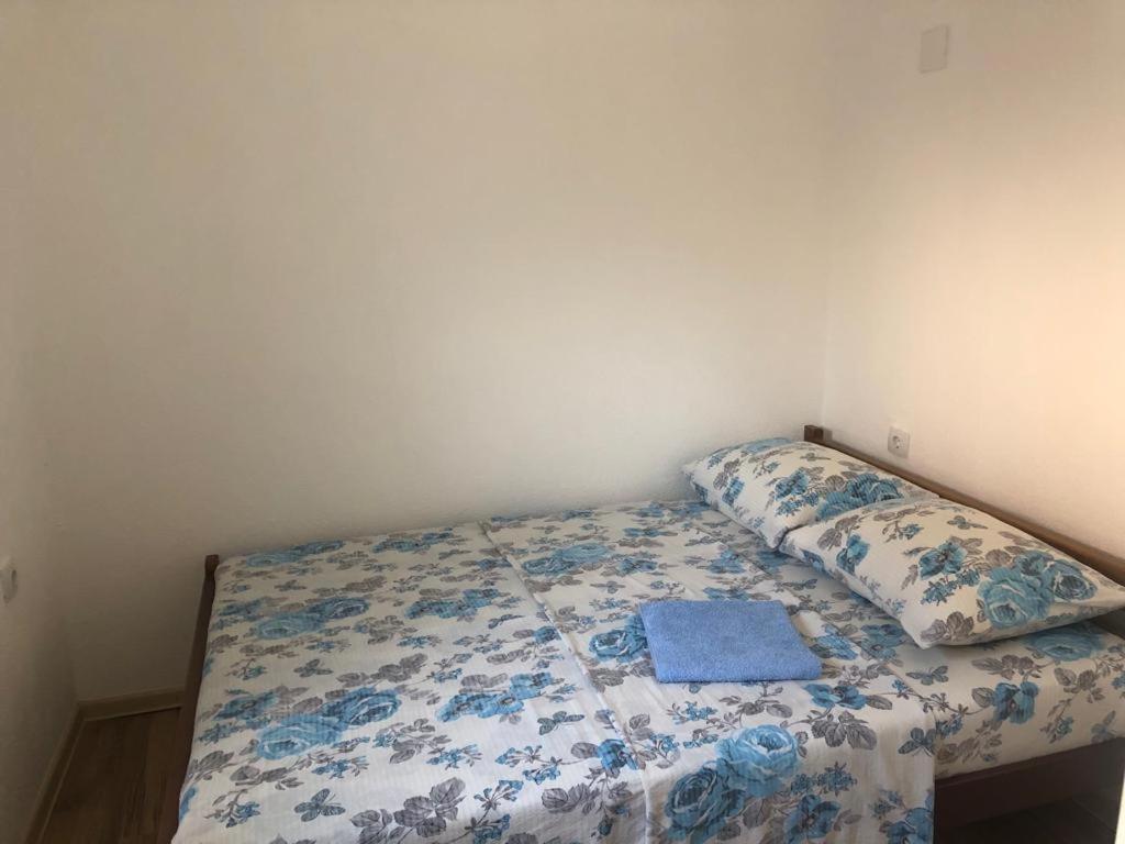 Private Accommodation Kalezic モイコヴァツ エクステリア 写真