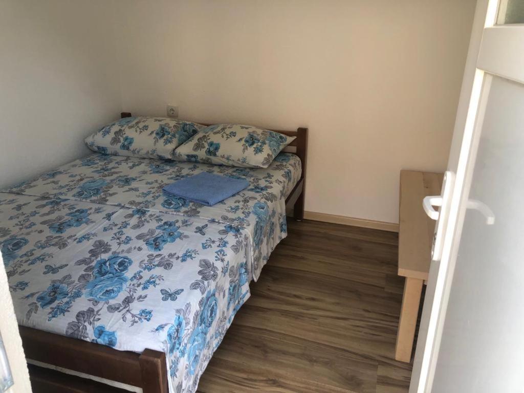 Private Accommodation Kalezic モイコヴァツ エクステリア 写真