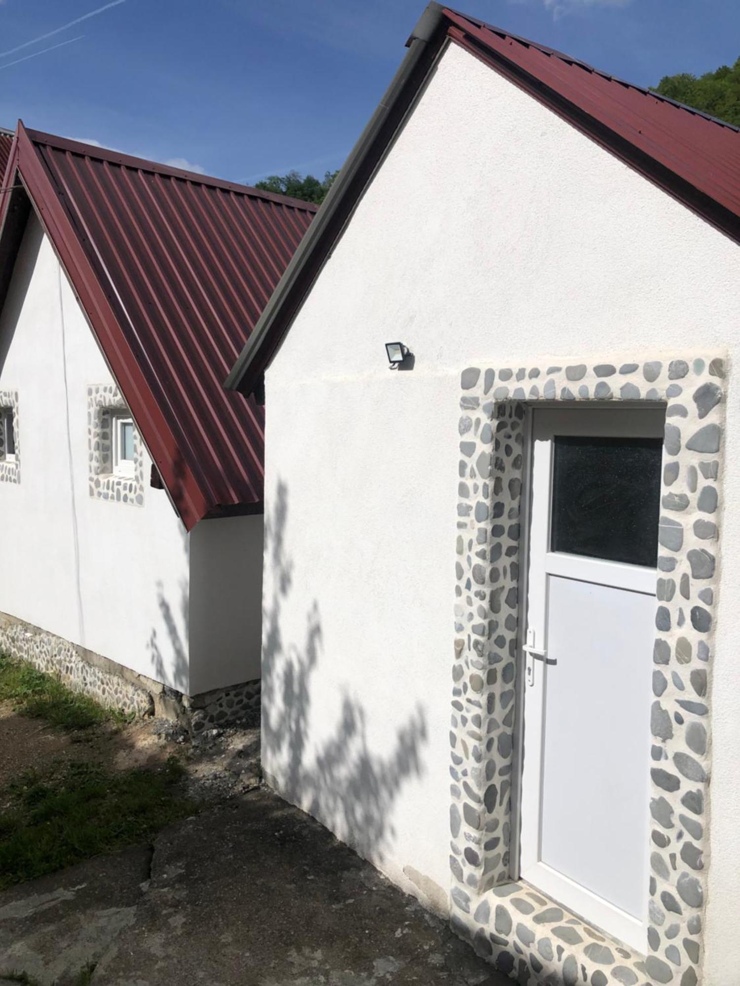 Private Accommodation Kalezic モイコヴァツ エクステリア 写真