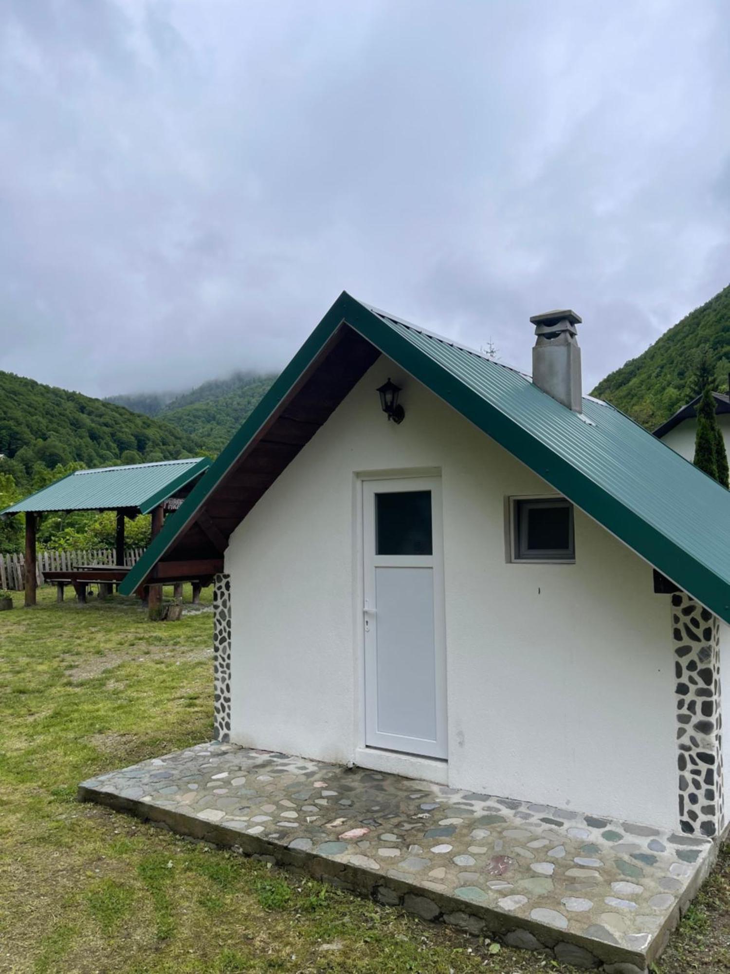Private Accommodation Kalezic モイコヴァツ エクステリア 写真